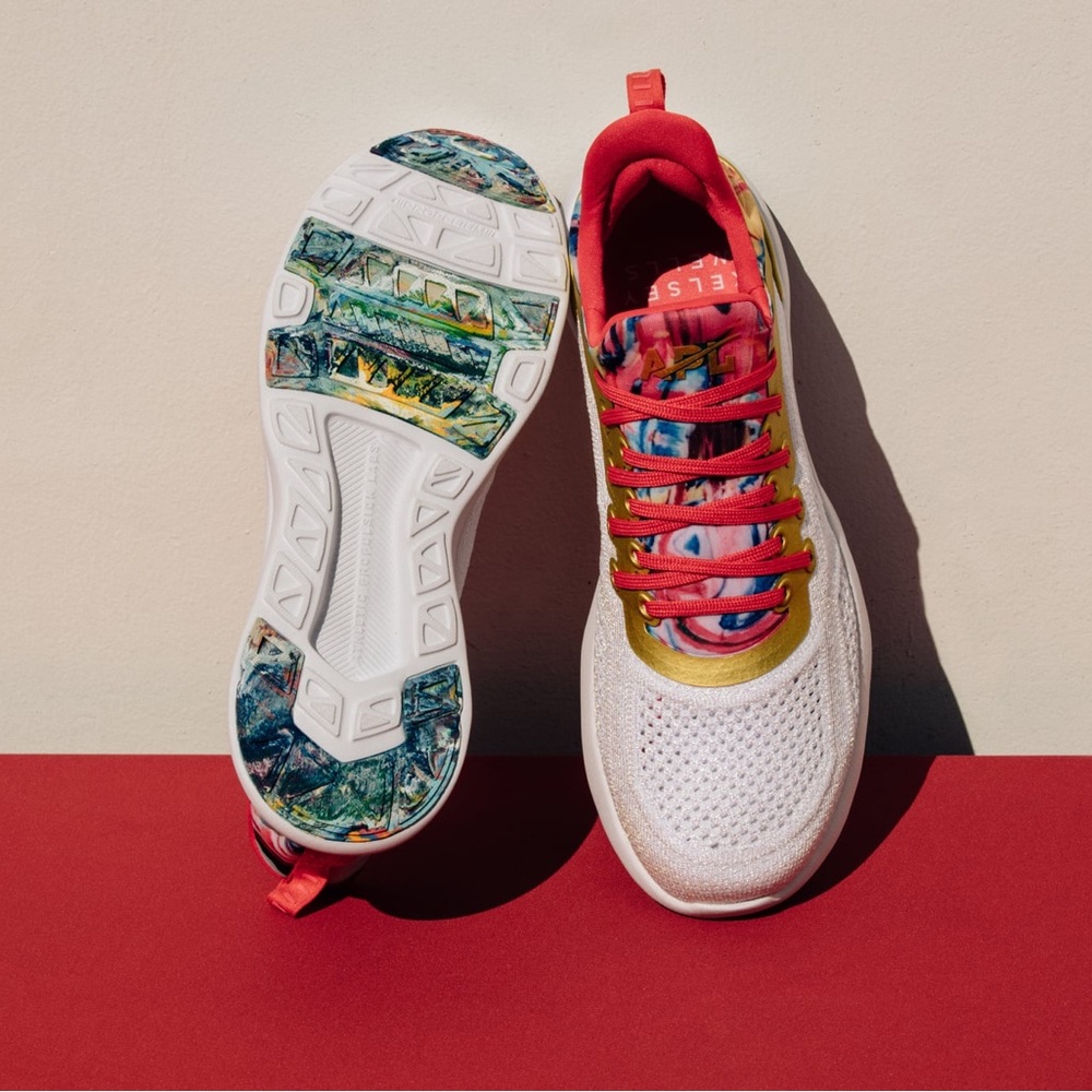 APL X SWEAT X Kelsey Wells Limited Edition
TechLoom Tracer White / Gold / Multi - Picture 4 of 10